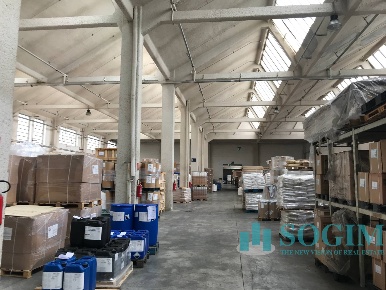 Foto Capannone industriale in Groane, Cesano Maderno di 10000 m² in vendita