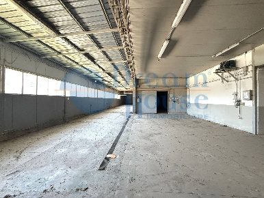Foto Capannone industriale in Via Molino San Antimo, Roseto degli Abruzzi