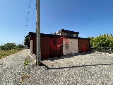 Foto Capannone industriale in Contrada Caramelle Vecchie, Pietrelcina Mosti