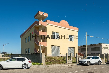 Foto Capannone industriale in via niccolò copernico, Selargius di 1800 m²