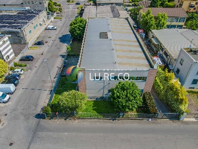 Foto Capannone industriale in Via Guido Rossa, Concorezzo Centro di 950 m²
