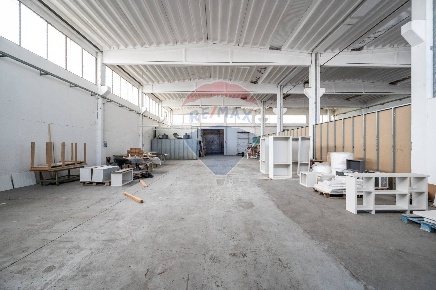 Foto Capannone industriale a Torrile San Polo I di 800 m² in vendita