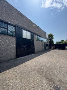 Foto Capannone industriale in Via Einaudi, Sedriano Centro di 480 m²