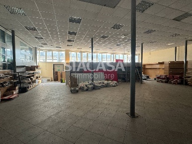 Foto Capannone industriale a Brugherio Centro di 907 m² in vendita
