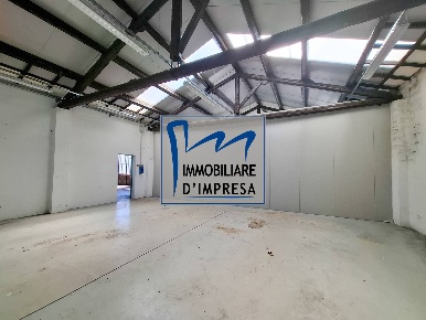 Foto Capannone industriale in Via Trieste, Parma San Leonardo di 825 m²