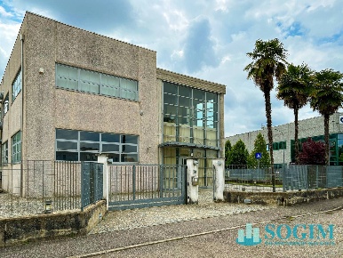 Foto Capannone industriale in via 2 giugno, Azzate in affitto