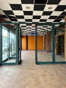 Foto Capannone industriale in via POLACCHI, Silvi di 580 m² in vendita