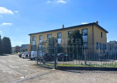 Foto Capannone industriale in Via Philips, Monza San Giuseppe di 4000 m²