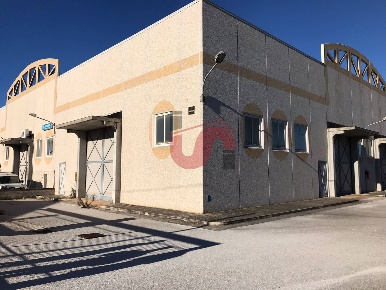 Foto Capannone industriale in Ponte Delle Tavole, Benevento di 650 m²