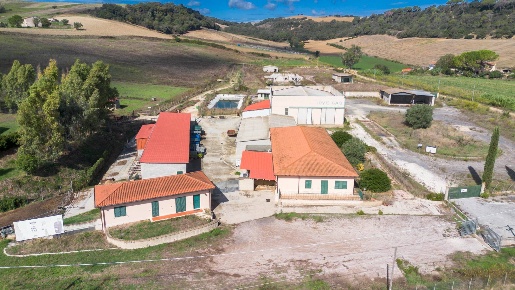 Foto Capannone industriale in Strada Tuscanese, Tarquinia Campagna