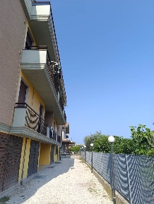 Foto Appartamento a Martinsicuro Centro di 115 m² con 7 locali in vendita