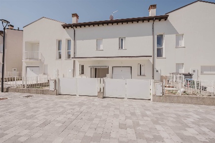 Foto Villa a schiera a Caorle Ottava Presa di 63 m² con 4 locali in vendita