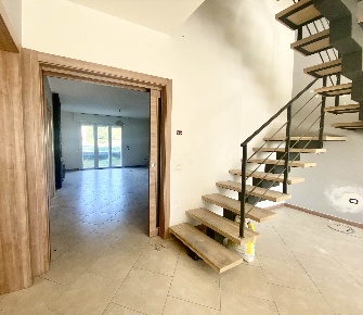 Foto Appartamento a Gonzaga Centro di 188 m² con 5 locali in vendita