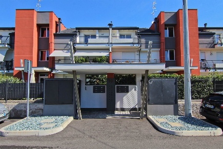 Foto Garage in Via Monterosa 10, Misinto in vendita