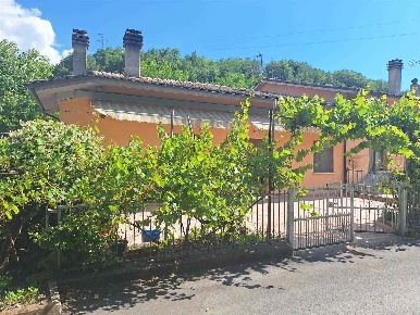Foto Case semi ndipendenti a San Severino Marche in vendita