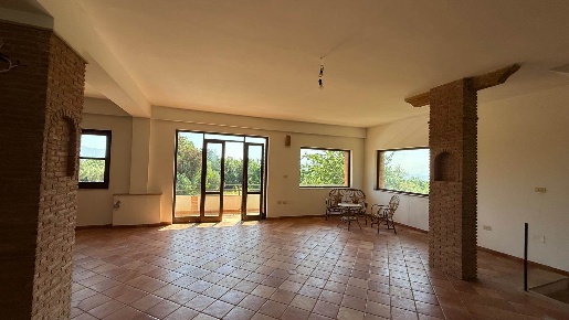 Foto Villa unifamiliare in VIA VALLI 12, Alvignano di 280 m² con 6 locali