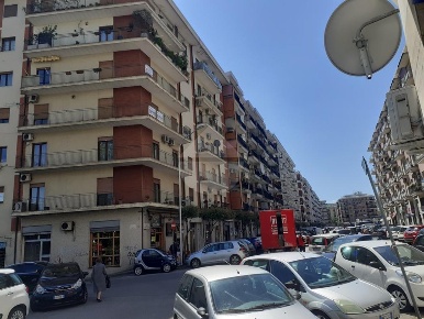 Foto Appartamento in Via delle Medaglie d' Oro, Cosenza Centro di 203 m²