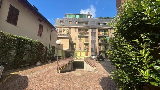 Foto Appartamento in Via Piatti 7, Abbiategrasso di 105 m² con 4 locali