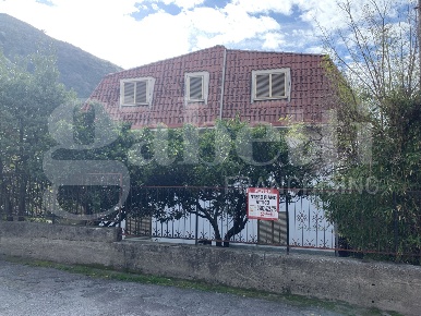 Foto Appartamento in Via VENETO 13, Fiumefreddo Bruzio Centro di 305 m²