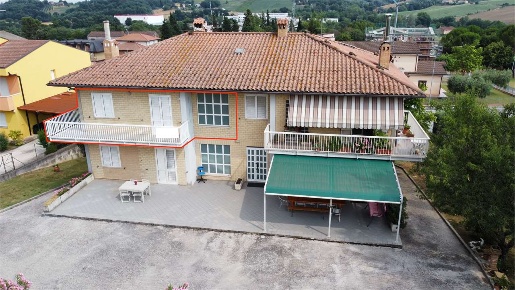 Foto Appartamento in Via Faleriense 43, San Ginesio di 90 m² con 4 locali