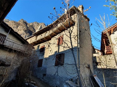 Foto Appartamento in Laux 10, Usseaux di 140 m² con 7 locali in vendita