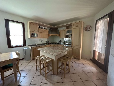 Foto Villa bifamiliare in Via Dell'Asilo, Chiarano di 250 m² con 9 locali