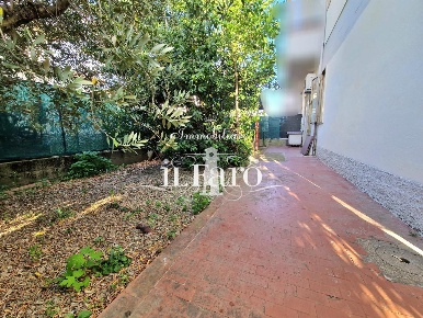 Foto Appartamento a Campi Bisenzio Santa Maria di 120 m² con 5 locali