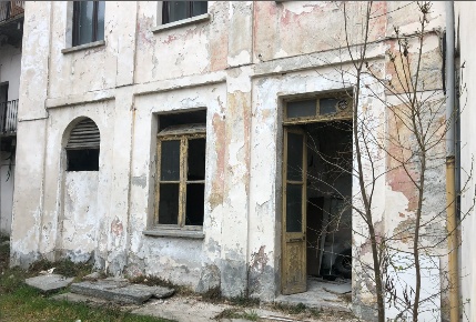 Foto Casa indipendente a Pont-Canavese Centro di 500 m² con 30 locali