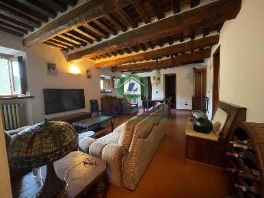 Foto Appartamento a Massa e Cozzile Massa di 110 m² con 5 locali in vendita