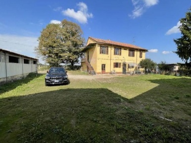 Foto Appartamento a San Giorgio di Lomellina di 5694 m² con 10 locali