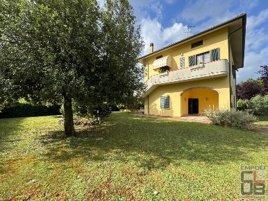 Foto Villa unifamiliare a Montespertoli Martignana di 220 m² con 6 locali