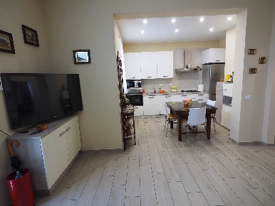 Foto Appartamento a Agliana Centro di 90 m² con 4 locali in vendita
