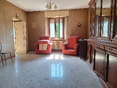 Foto Casa indipendente a San Severino Marche di 400 m² con 7 locali