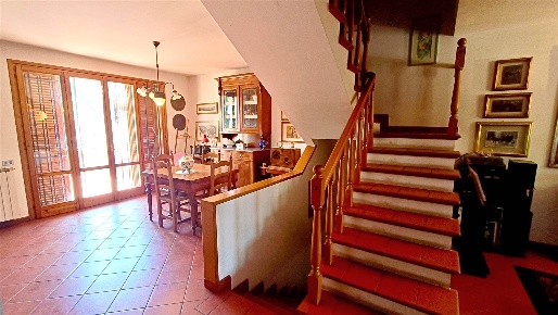 Foto Villa a schiera a Borgo San Lorenzo Centro di 160 m² con 7 locali