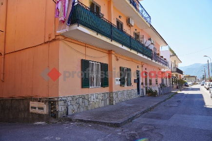 Foto Appartamento in Via Ponte Persica 35, Pompei Centro di 100 m²