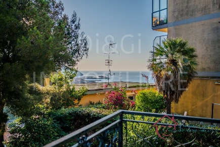 Foto Appartamento in Via Mantella, Andora Marina Di Andora di 110 m²