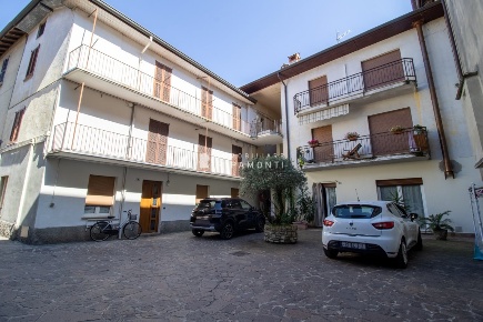 Foto Appartamento in Via Camillo Benso Conte di Cavour, Oggiono Centro