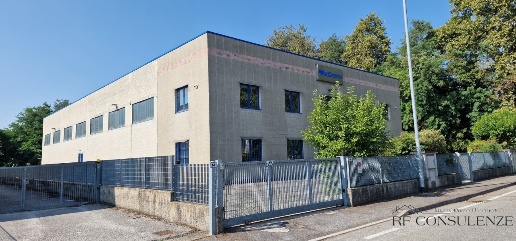Foto Capannone industriale in VIA DELLE ROSE, Cremona Centro di 800 m²