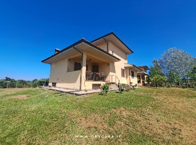 Foto Case semi ndipendenti in Vejano, Vejano di 300 m² con 10 locali