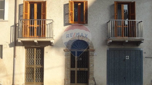 Foto Case semi ndipendenti in VIA MADONNA DEL PONTE, Fara Filiorum Petri