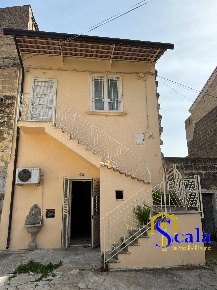 Foto Villa a schiera in VIA DEL GAUDIO, San Prisco di 50 m² con 2 locali