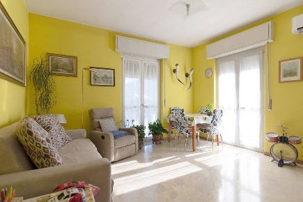 Foto Appartamento in Via Mazzini, Albino Centro di 60 m² con 2 locali