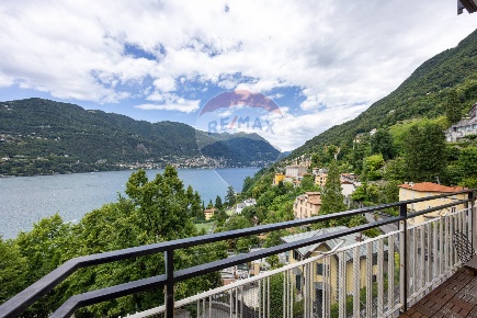 Foto Appartamento in Frazione Sopravilla, Blevio di 127 m² con 2 locali
