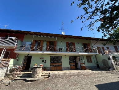Foto Case semi ndipendenti a Luserna San Giovanni Airali di 170 m²