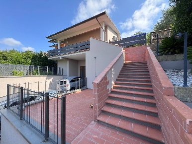 Foto Villa unifamiliare in PIAZZA BRUNNER, Palaia Forcoli di 281 m²