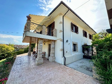 Foto Villa singola in Strada Sant'Agnese, Città Sant'Angelo di 240 m²