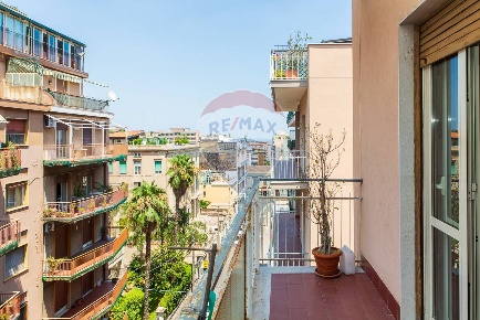 Foto Appartamento in Via Ardizzone Gioeni, Catania Gioeni di 104 m²