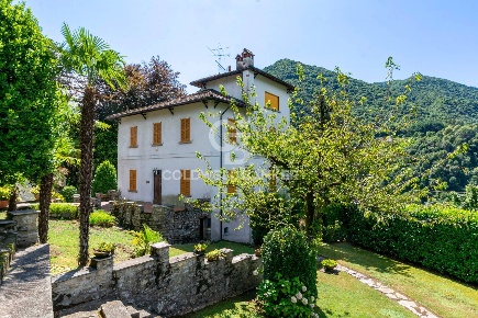 Foto Villa singola in Via Milano, Dizzasco Dizzasco Biazzeno di 550 m²