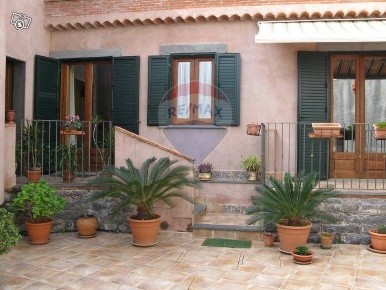 Foto Casa indipendente in Via Scilla, Acireale Centro Storico di 187 m²