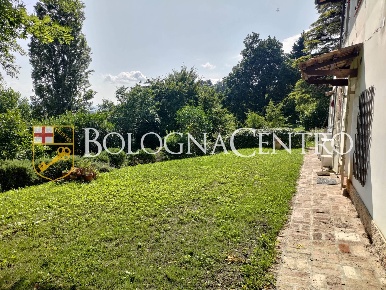 Foto Appartamento in Via Delle Lastre, Bologna Collinare di 120 m²